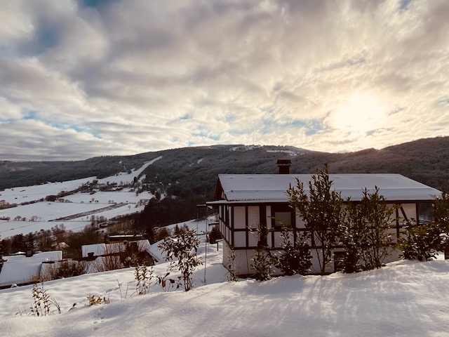 You are currently viewing Neu ab Frühjahr 2021! Premium-Chalet für bis zu 6 Personen mit direktem Kreuzbergblick!